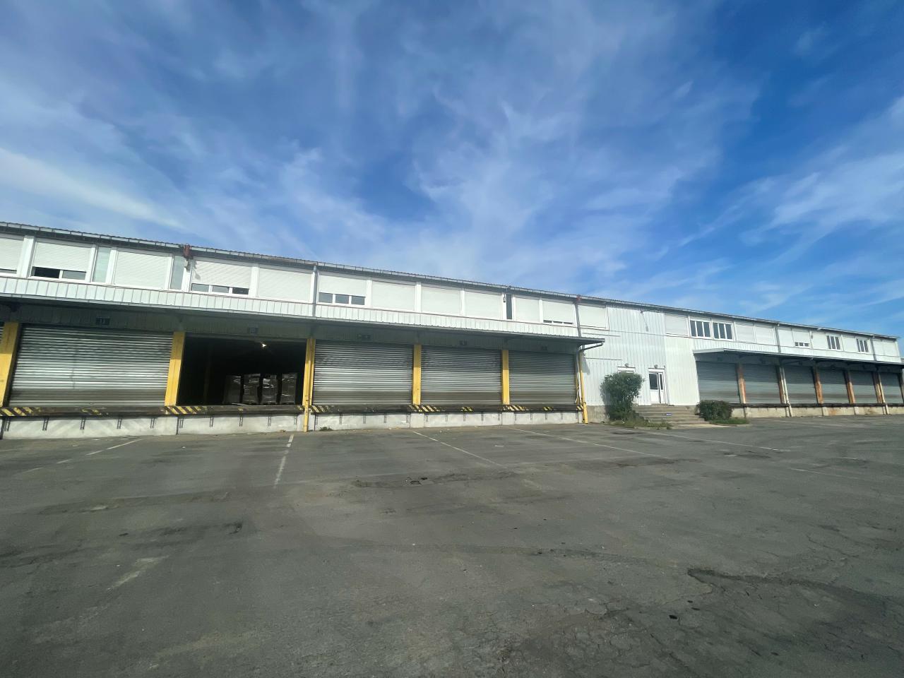 Local d'activité Fleury-les-Aubrais 2781m² Location local d'activité Fleury-les-Aubrais Loiret OLACT2420145 1